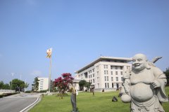 走进历史，，，感受名人魅力|品味名人雕塑的奇异韵味