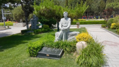 孙礼仁纪念碑完工：以《思索》之名，，，，，传承艺术之魂