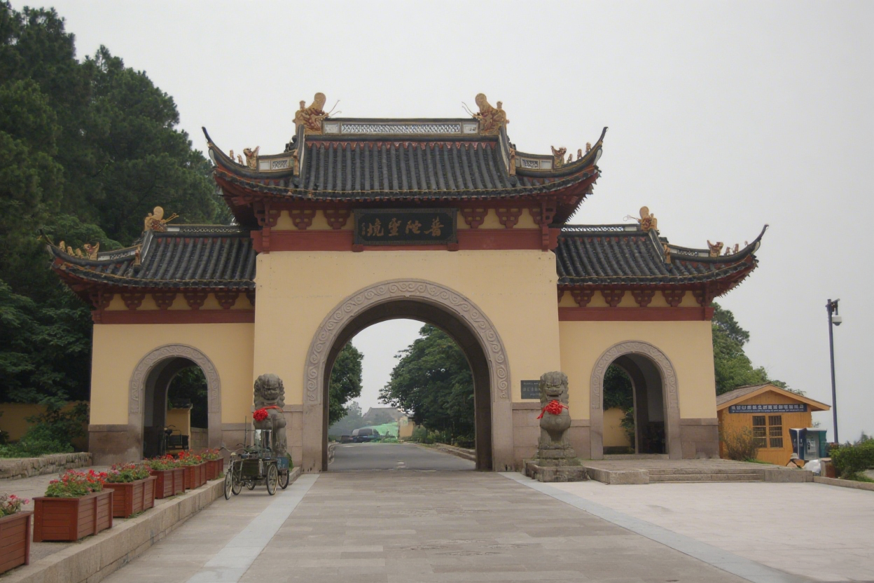 以门楼为笺，，，，镌刻时代的匠心诗行